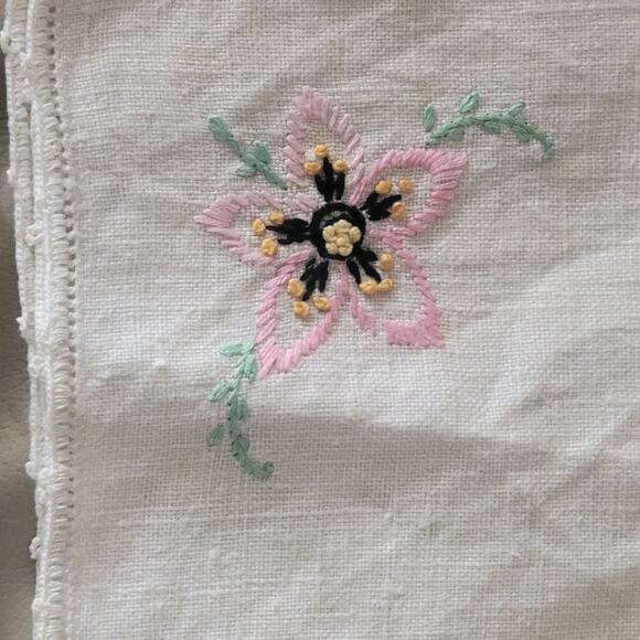 Vintage MCM Hand Embroidery Cocktail or Dinner Napkins 4 Different Designs 10 in - Picture 3 of 9
